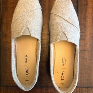 TOMS Women's Gray Slip Ons, size 8.5